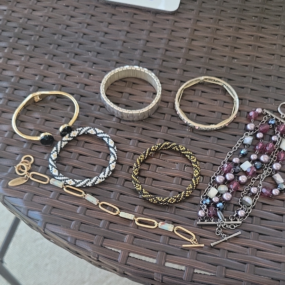 Gold and Black Chain-Link Bracelet
